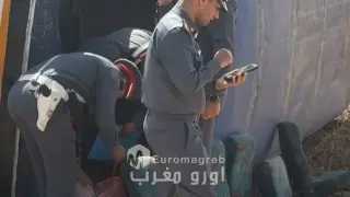إصابة 24 تلميذا إثر انقلاب حافلة للنقل المدرسي