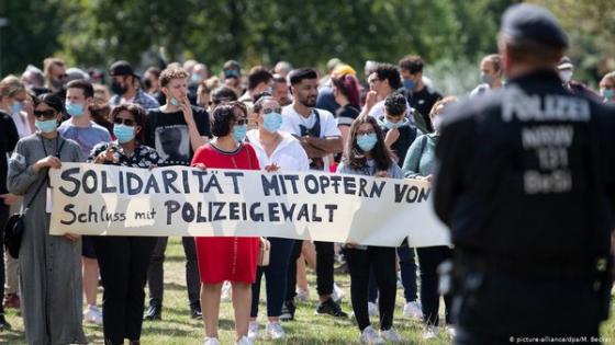 محتجون ضد العنصرية بألمانيا: لا ينبغي أن نفقد ثقتنا في الشرطة