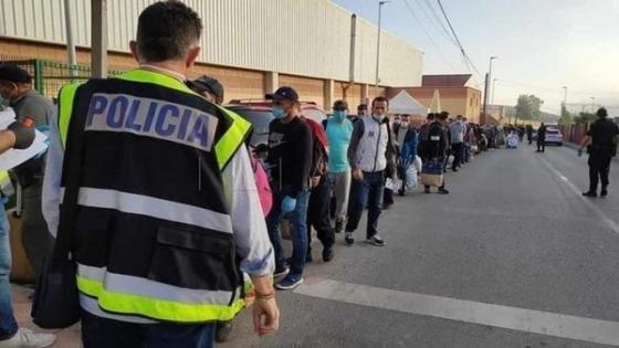 ضمنهم 5 قاصرين إعادة 100 من المواطنين المغاربة العالقين بسبتة اليوم الإثنين