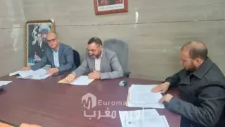 مجلس أمغراس يخصص فائض 2025 لاقتناء “Niveleuse” لتحسين المسالك الطرقية