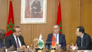 المغرب والبنك الإفريقي للتنمية يوقعان اتفاقيتي تمويل بقيمة 405 ملايين أورو من أجل تثمين الرأسمال البشري وتحديث البنيات التحتية السككية