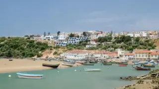 مولاي بوسلهام.. موسم سياحي ناجح بفضل يقظة الدرك وتعاون السلطات والساكنة