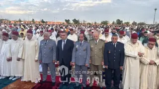 آلاف المراكشيين يؤدون صلاة عيد الفطر بمصلى سيدي عمارة بحضور والي الجهة