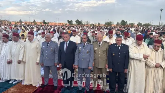 آلاف المراكشيين يؤدون صلاة عيد الفطر بمصلى سيدي عمارة بحضور والي الجهة