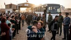 من زنازين الجزائر إلى دموع الفرح في وجدة.. 40 شاباً مغربياً يستعيدون حريتهم عبر معبر وجدة – مغنية