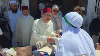 في دورتها الـ38.. الناظور تودّع حجاج مليلية في أجواء روحانية متميزة بمنزل الفاعل عمر دودوح