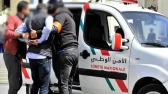 العرائش: عملية نوعية للشرطة القضائية تسفر عن حجز أسلحة و مخدرات و قارب مطاطي سريع