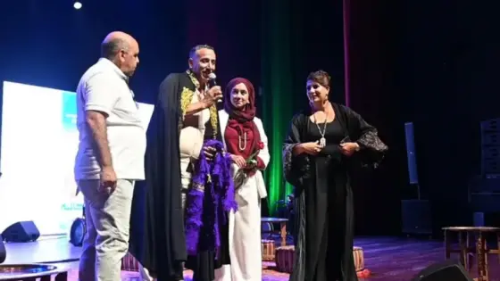ملتقى الثقافة والفنون والرياضة يكرم أبناء الجالية المغربية بمسرح محمد الخامس