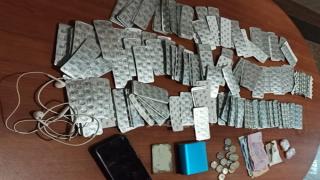 أمن طنجة يطيح بمروج مخدرات في محطة القطار وبحوزته أكثر من 3000 قرص مهلوس