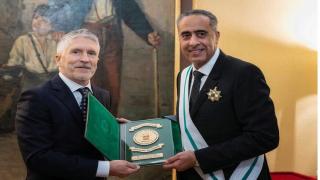 المدير العام للأمن الوطني ولمراقبة التراب الوطني يتقلَّد وسام الصليب الأكبر للاستحقاق للحرس المدني الإسباني (بلاغ DGSN/DGST)