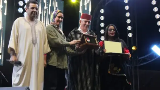 تكريم زعيم الباميين بالبرلمان أحمد التويزي في النسخة الثامنة من مهرجان “أناروز” بمدينة تافروات