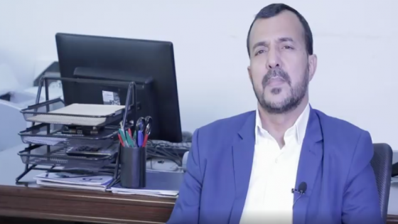De president van de Sahrawi-Liga voor Democratie en Mensenrechten, Hamada El Baihi, gaf een krachtig getuigenis over de levensomstandigheden van de bevolking van de Tindouf-kampen in Algerije