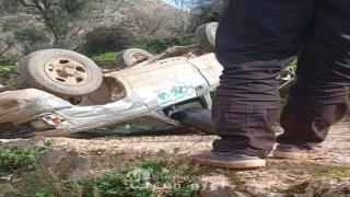 الحسيمة: انقلاب سيارة بيكوب محملة بالزيتون، نجاة الركاب وروح التضامن تسود