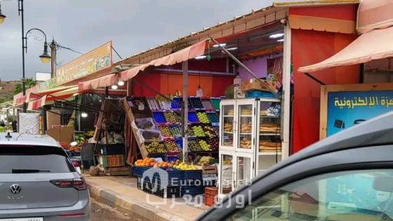 إقليم الحسيمة.. احتلال الأرصفة ببني بوعياش يثير قلق الساكنة ويدعو لتنظيم الفضاء العمومي