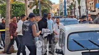 إعادة تمثيل جريمة سطو على وكالة صرف العملات بالحسيمة بعد توقيف أحد المشتبه فيهم بمكناس