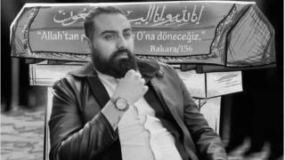 جريمة قتل شاب مسلم أثناء أداء مهامه تطرح أسئلة مقلقة حول العنف والكراهية