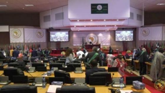 عراك بالأيدي بين برلمانيين خلال انتخابات مكتب البرلمان الإفريقي وطرد مسؤول جزائري بطريقة مهينة(فيديو)